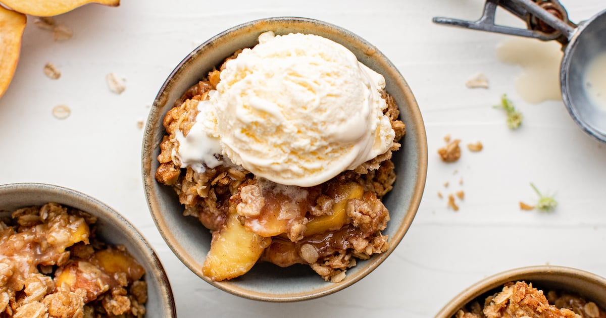 Forget Pie! Master This Easy Peach Crisp for Any Occasion